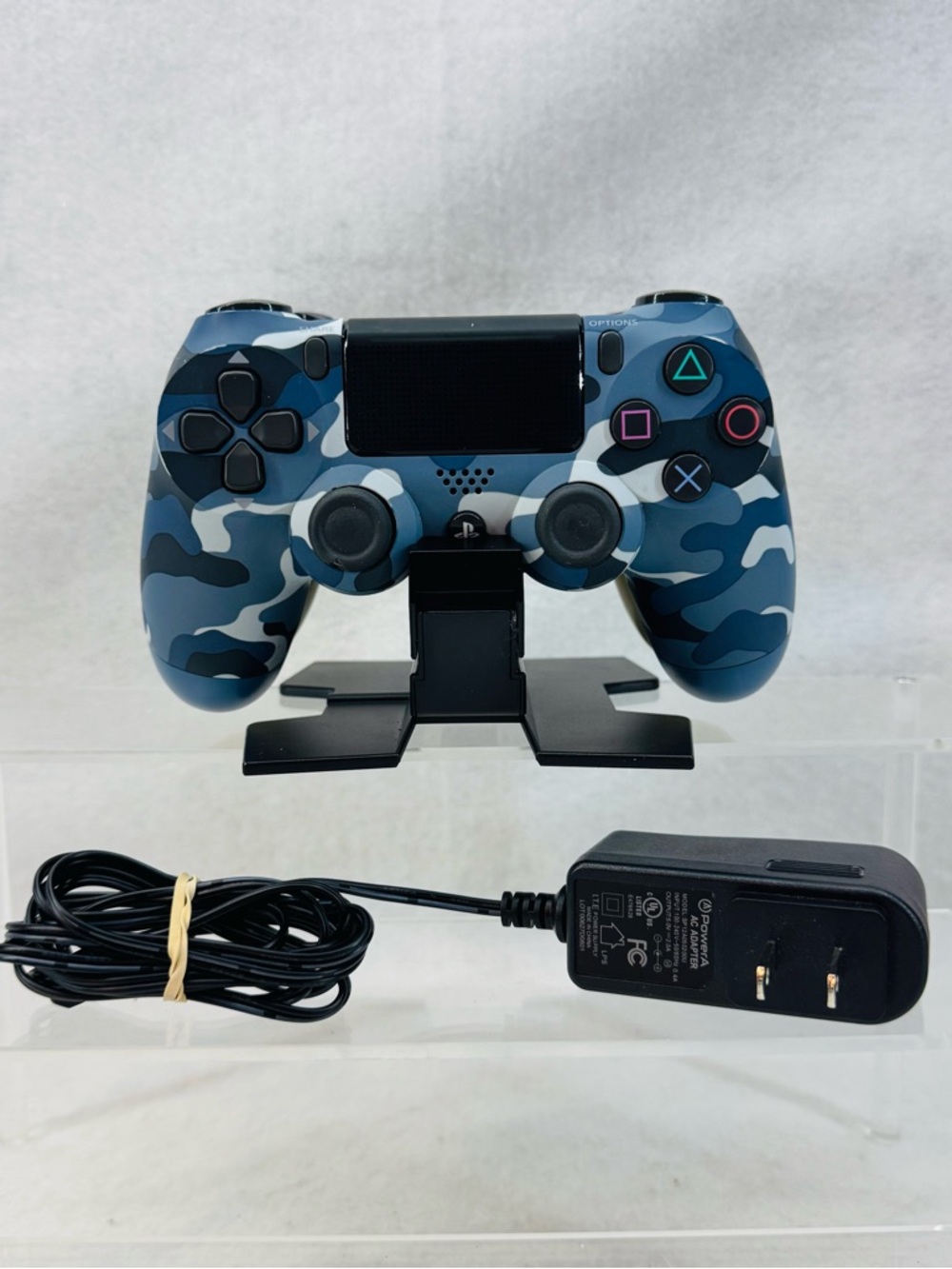 EUC PowerA Dual Charging Station with 2 PlayStation PS4 Controllers Blue Camo